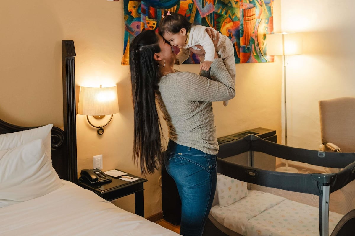 Habitación Colonial Matrimonial | 1 ห้องนอน, มินิบาร์, ตู้นิรภัยในห้องพัก, โต๊ะทำงาน