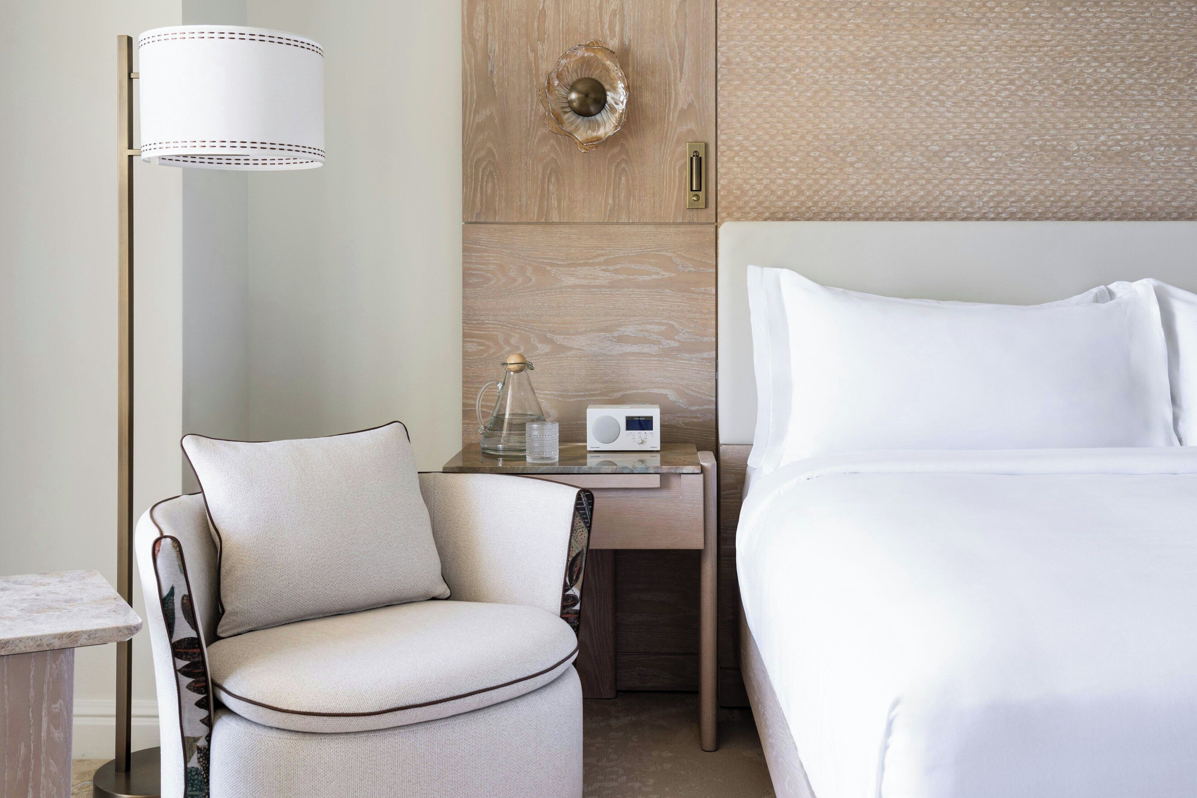 Ropa de cama de alta calidad, edredón, camas con pillow-top y minibar 