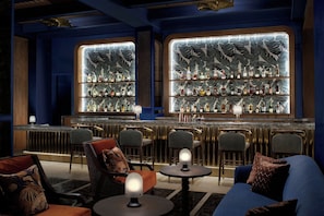 3 barer/lounger och cocktailbar