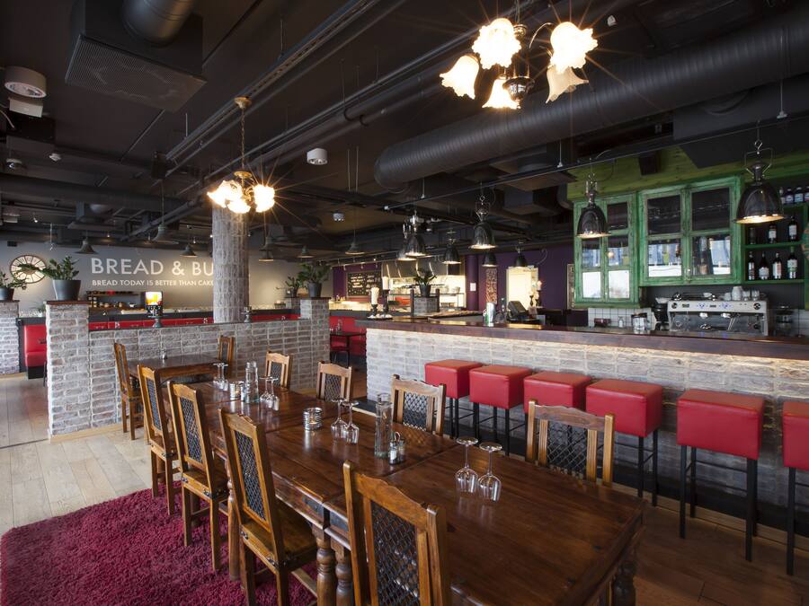 Frukost, lunch och middag serveras