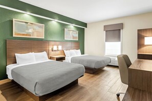 Pillowtop-Betten, Schreibtisch, schallisolierte Zimmer