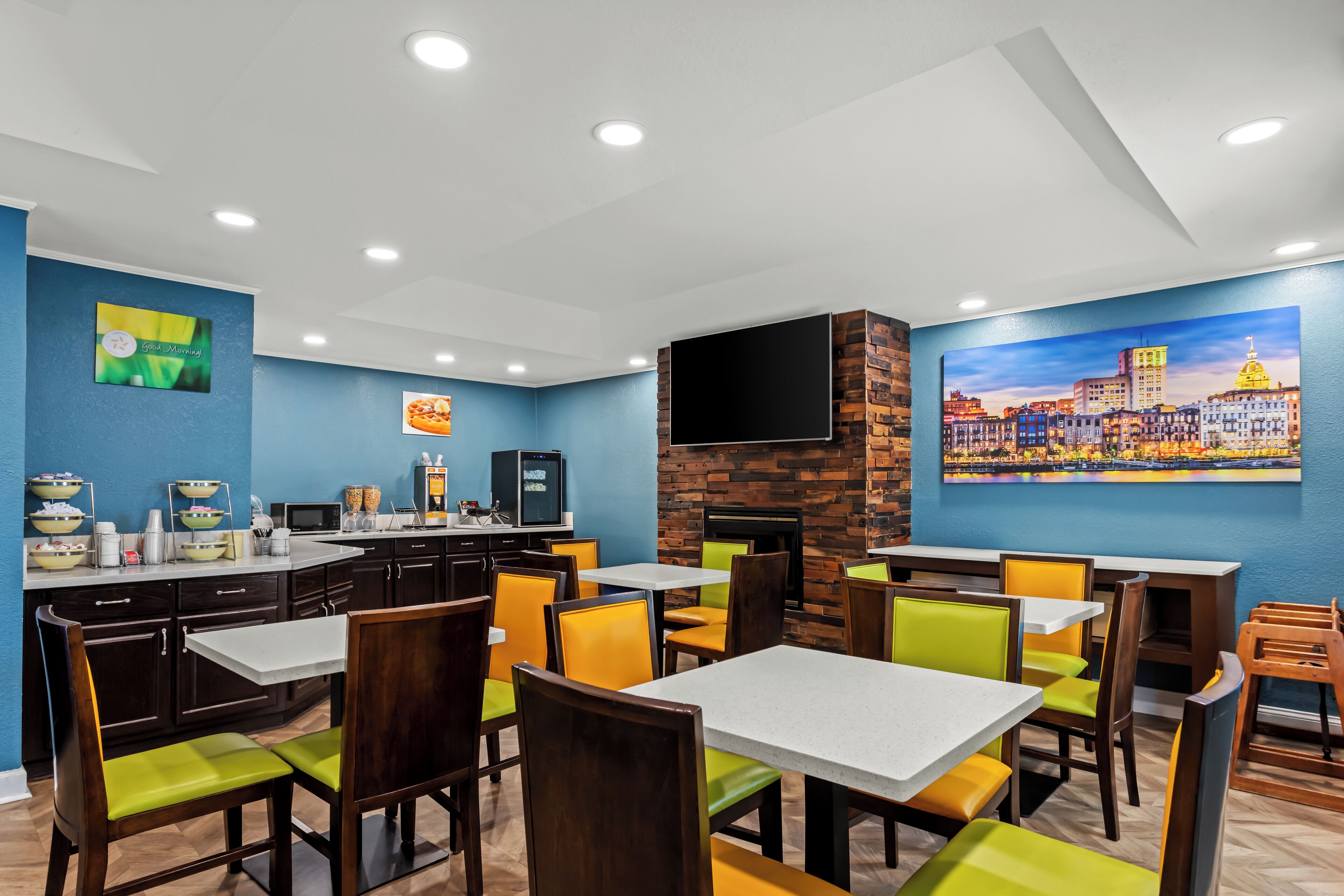 free daily continental breakfast