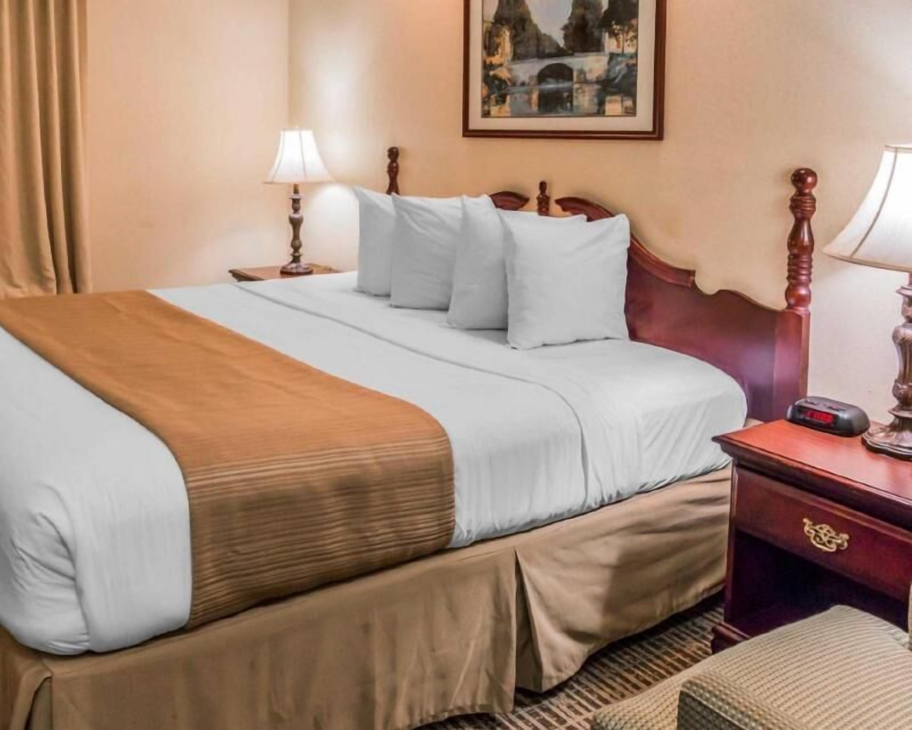 Pillowtop beds, desk, soundproofing, iron/ironing board