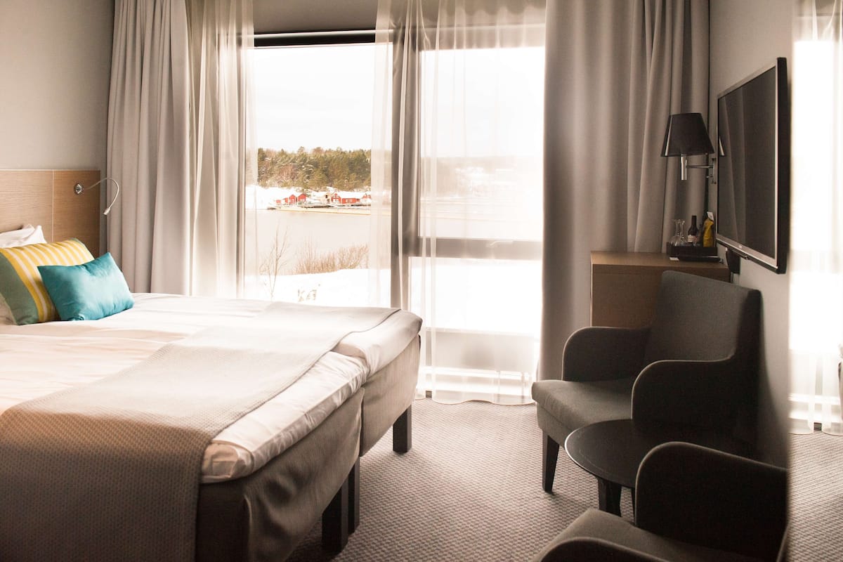 Minibar, blackout drapes, free cribs/infant beds, free WiFi
