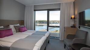Superior Twin Room | Minibar, blackout drapes, free cribs/infant beds, free WiFi