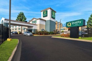 Exterior - Quality Inn Memphis Northeast near I-40 (Memphis)