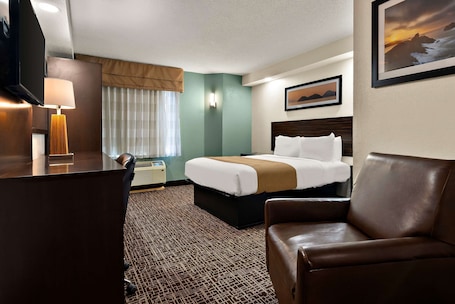 Room, 1 Queen Bed, Accessible, Non Smoking | Desk, iron/ironing board, cribs/infant beds, rollaway beds