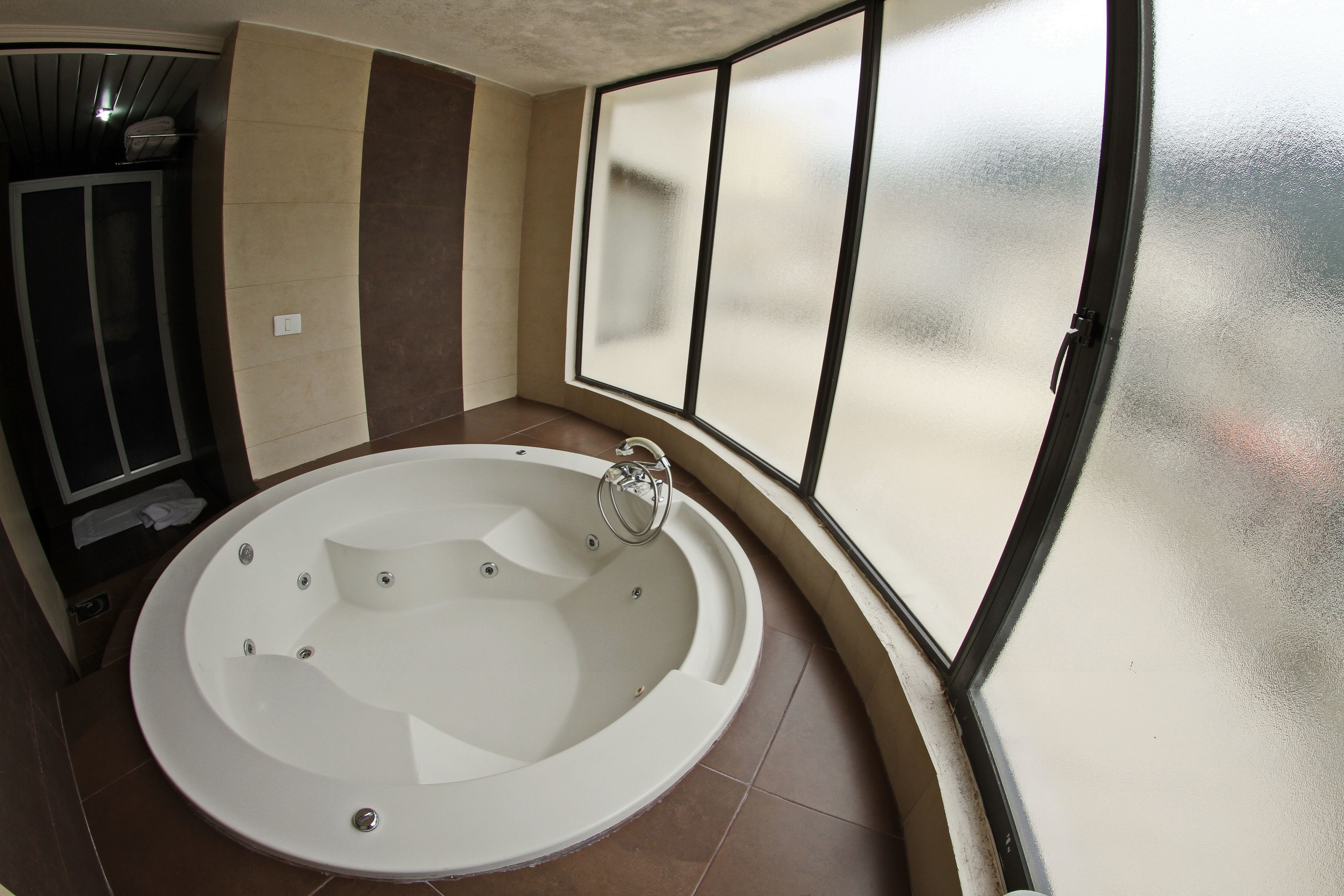 presidential suite, mountain view | jetted bathtub