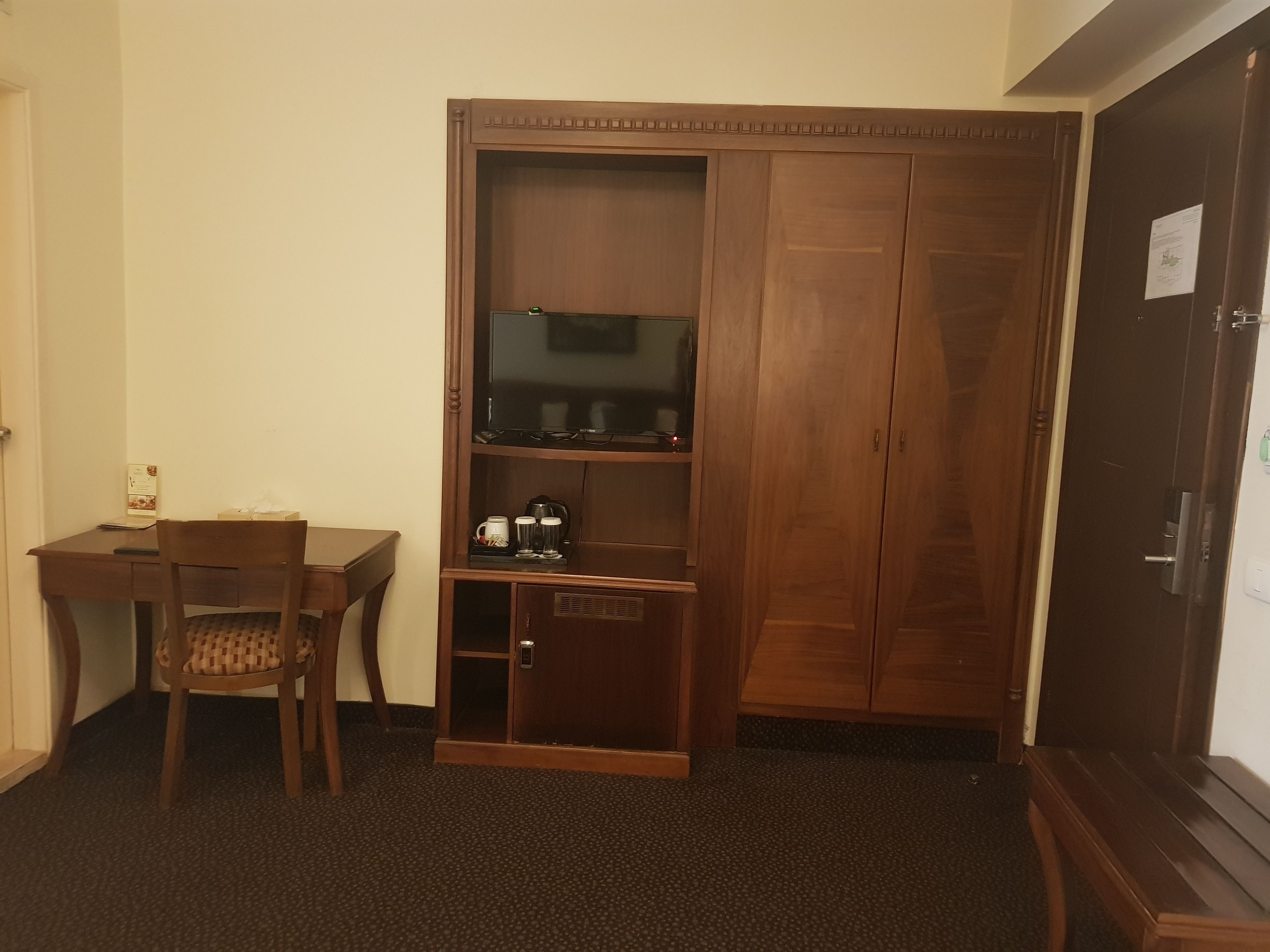 1 bedroom, pillow-top beds, minibar, in-room safe