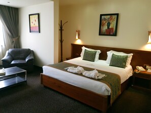 Presidential Suite, Mountain View | Living area