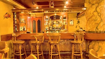3 barir/setustofur, bar ofan í sundlaug, sundlaugabar
