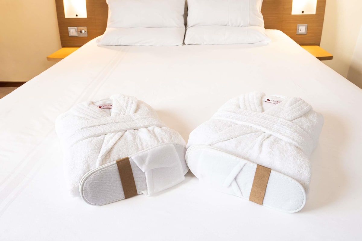 Executive-Zimmer, 1 Queen-Bett und Schlafsofa | Zimmersafe, Schreibtisch, laptopgeeigneter Arbeitsplatz