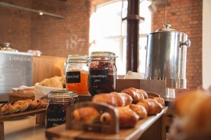 Daily buffet breakfast for a fee