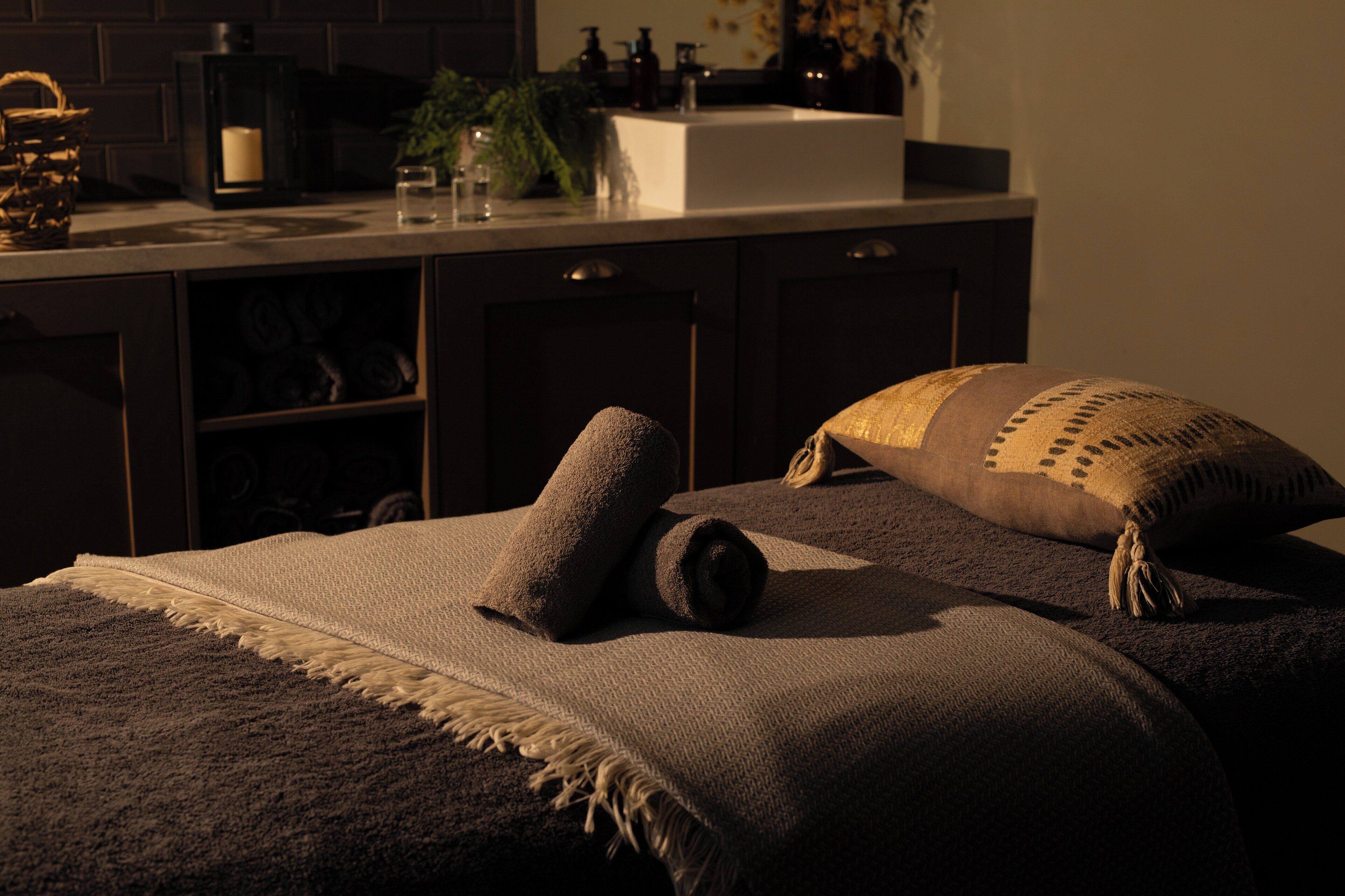 couples treatment room(s), body wraps, body scrubs, facials