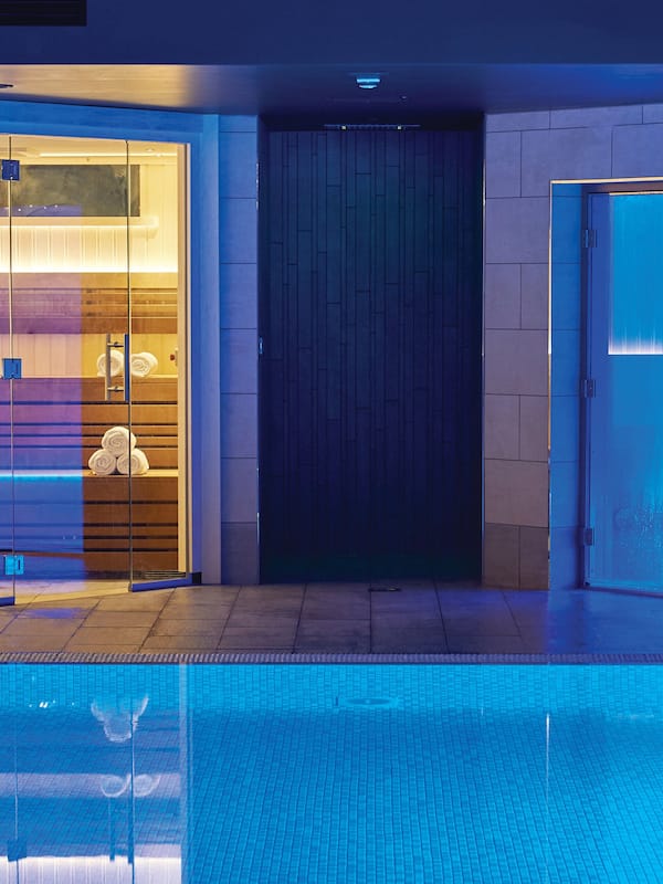 Couples treatment rooms, body wraps, body scrubs, facials