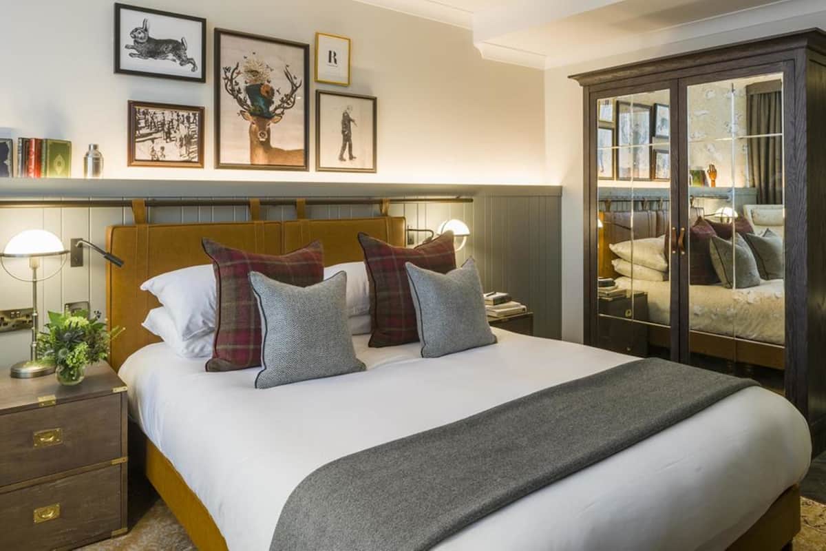 1 bedroom, hypo-allergenic bedding, pillow-top beds, in-room safe