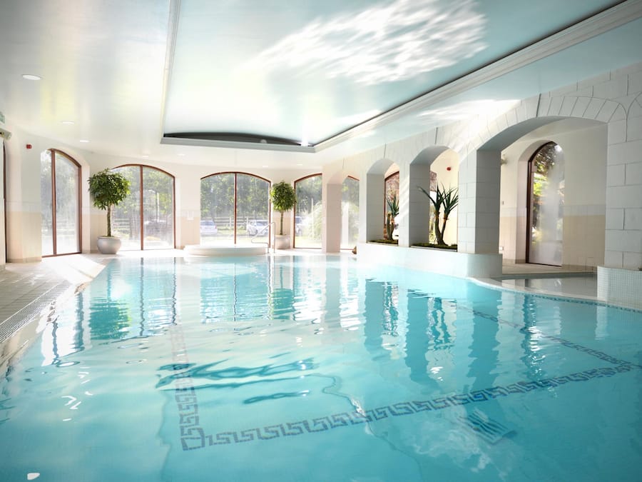 Hồ bơi trong nhà