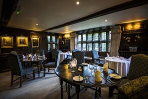 Se sirven almuerzos y cenas, cocina local