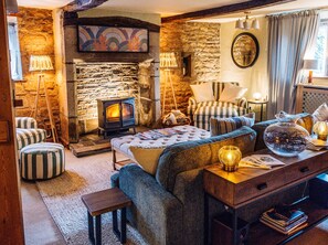 Masajes de tejido profundo, masajes prenatales, tratamientos faciales