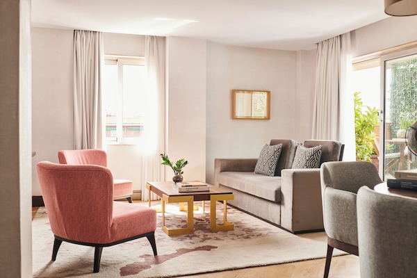 65-Zoll-Smart-TV mit Satellitenempfang, Fernseher