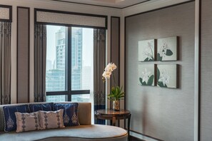 Premium bedding, down comforters, minibar, in-room safe - The Athenee Hotel, a Luxury Collection Hotel, Bangkok (Bangkok)