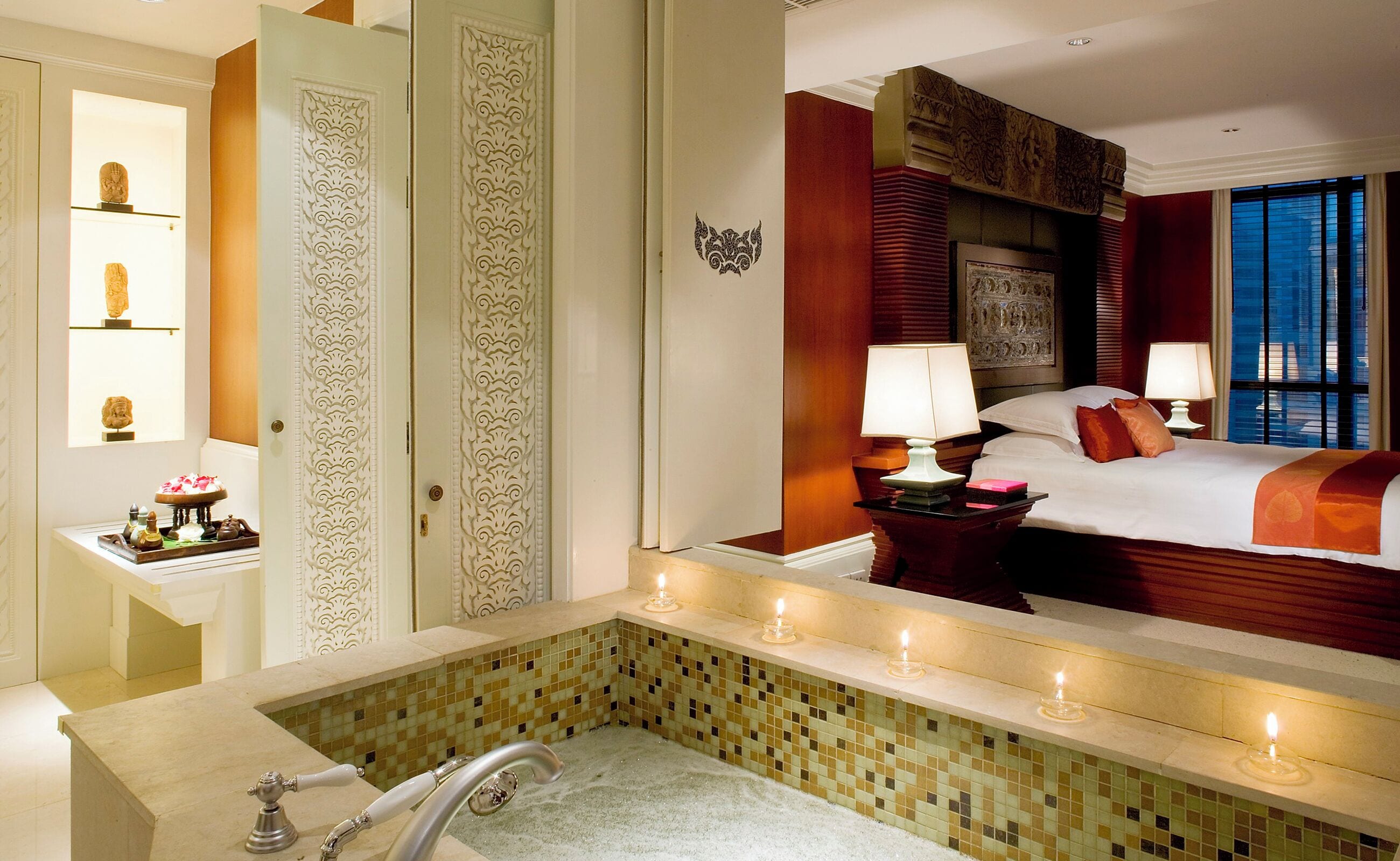 Royal-Suite, 2 Schlafzimmer, Zutritt zur Club Lounge | Badezimmer | Badewanne und Dusche (separat), Komfortbadewanne, Regendusche