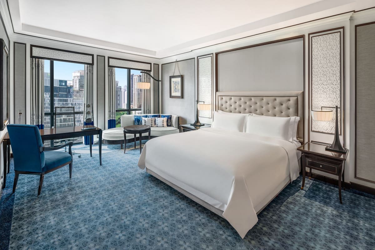 高級寢具、羽絨被、迷你吧、客房內保險箱