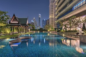 Outdoor pool, free cabanas, pool umbrellas