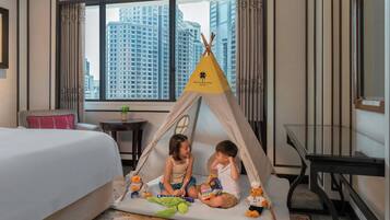 ห้องแฟมิลี่, เตียงคิงไซส์ 1 เตียง, ปลอดบุหรี่ | 1 ห้องนอน, เครื่องนอนระดับพรีเมียม, มินิบาร์, ตู้นิรภัยในห้องพัก