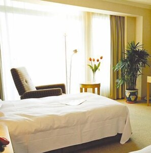 Deluxe Room, 2 Queen Beds