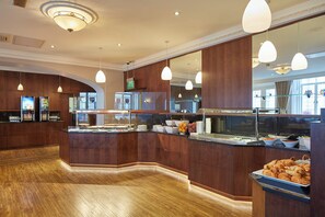 Daily continental breakfast (GBP 14.90 per person)
