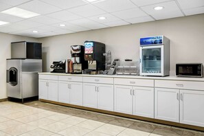 Free continental breakfast 