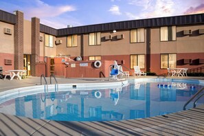 Seasonal outdoor pool