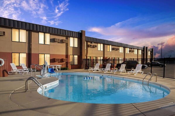 Seasonal outdoor pool