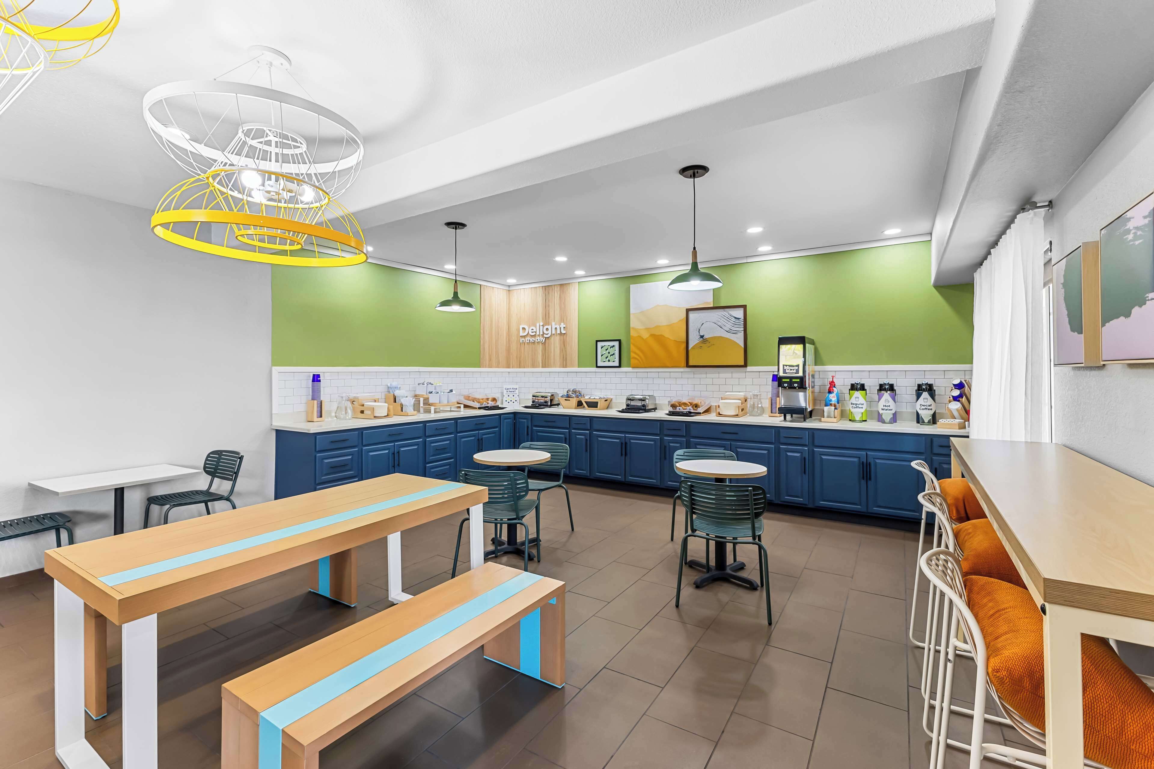 Free daily self-serve breakfast