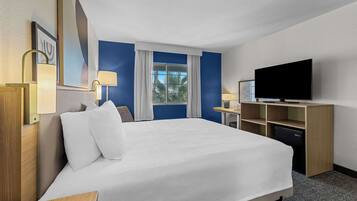 Zimmer, 1 King-Bett | Hochwertige Bettwaren, Daunenbettdecken, individuell dekoriert