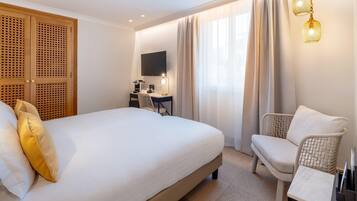 Superior Room, 2 Single Beds, Non Smoking | Premium bedding, pillow-top beds, minibar, in-room safe