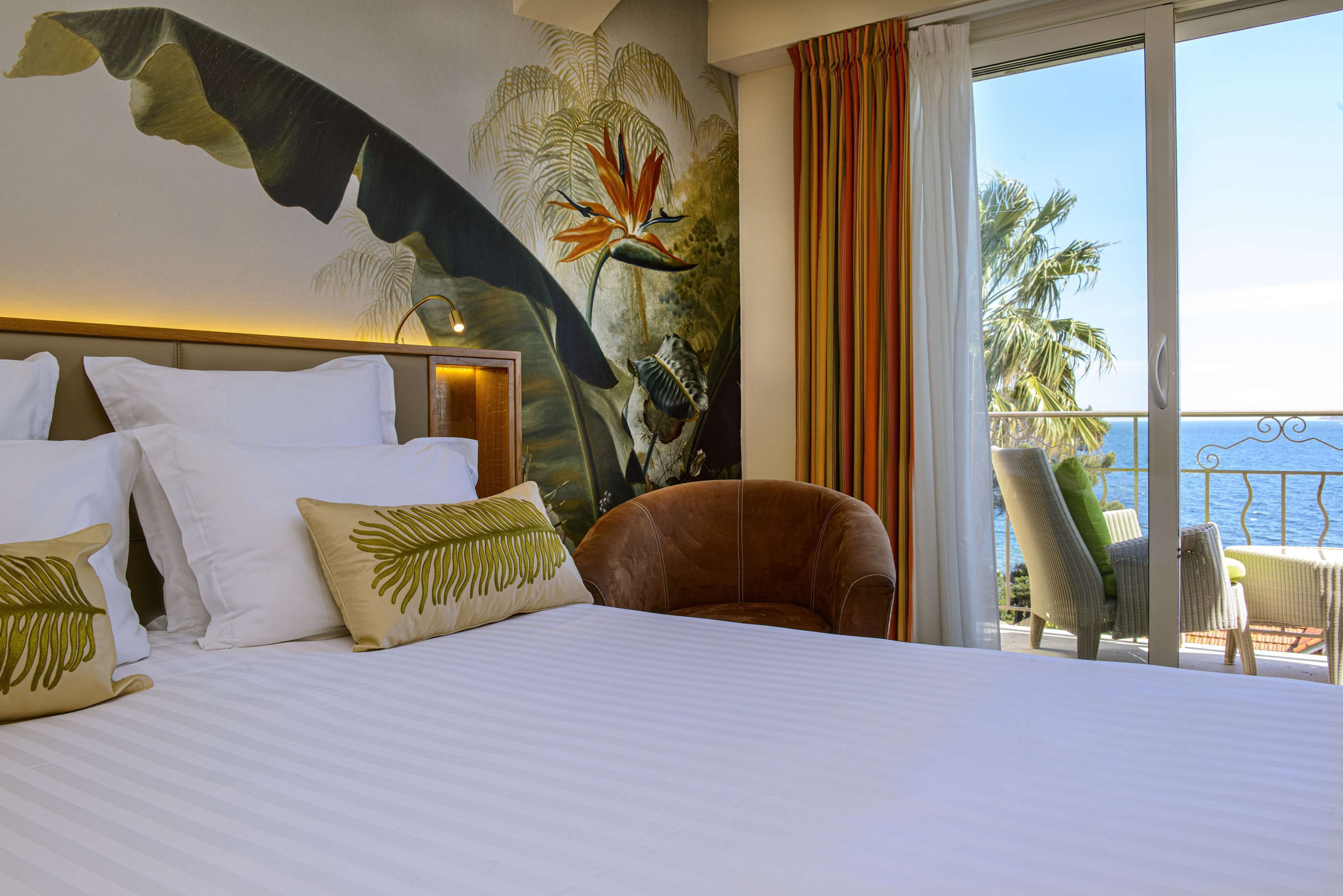superior room, 1 queen bed, terrace, sea facing | premium bedding, pillow-top beds, minibar, in-room safe