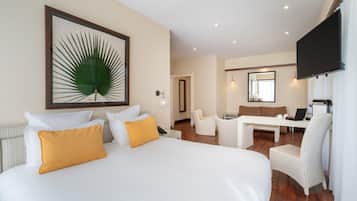 Premium bedding, pillow-top beds, minibar, in-room safe