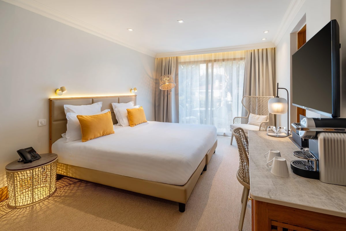 Habitación superior, 2 camas individuales, para no fumadores | Ropa de cama de alta calidad, camas con pillow-top y minibar