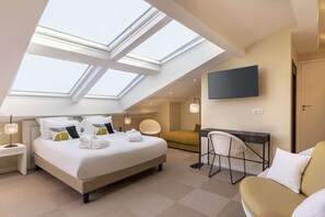 Suite, Multiple Beds, Bathtub, Sea View | Premium bedding, pillowtop beds, minibar, in-room safe - Best Western Premier Montfleuri (Sainte-Maxime)