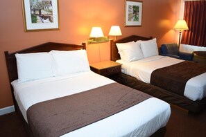 Tabla de planchar con plancha, wifi gratis y ropa de cama 
