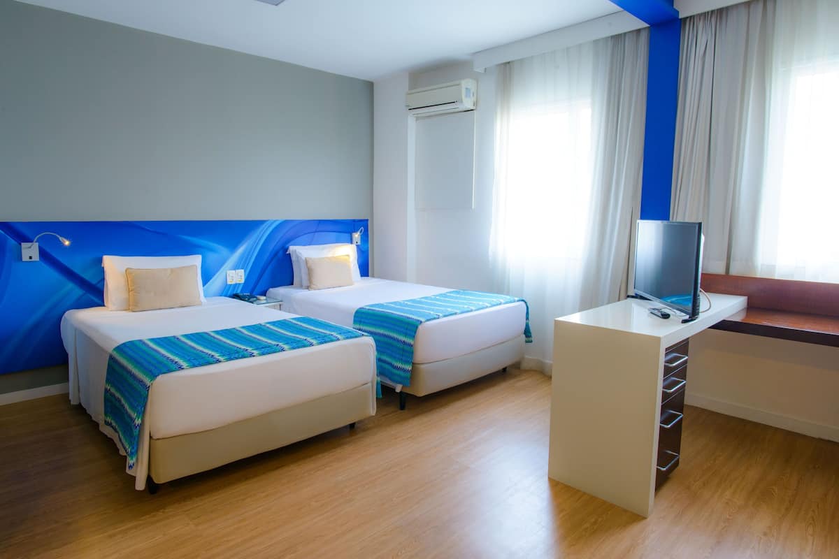 Executive-Suite, 2 Einzelbetten, Nichtraucher | 1 Schlafzimmer, Minibar, Zimmersafe, Schreibtisch