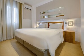 Business Suite, 1 King Bed, Non Smoking