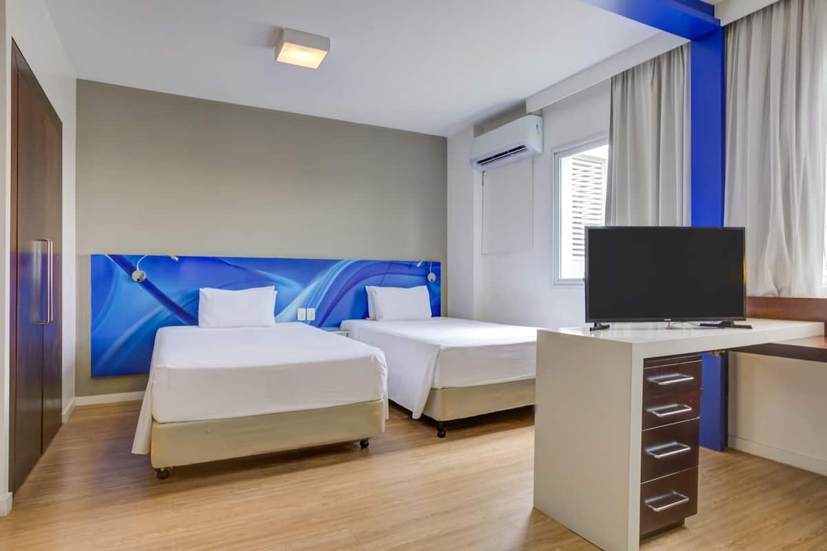 Suite Exécutive, 2 lits une place, non-fumeurs | Minibar, coffres-forts dans les chambres, bureau, rideaux occultants