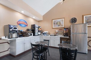 Free daily continental breakfast