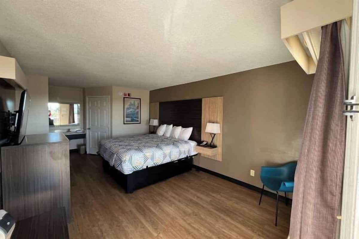 Tilam berlapik, meja, seterika/papan seterika, Wi-fi percuma