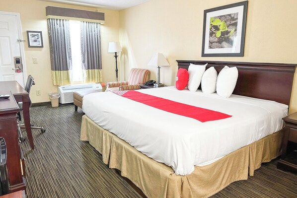 Room (King Bed Non-Smoking) | Desk, iron/ironing board, free WiFi, bed sheets