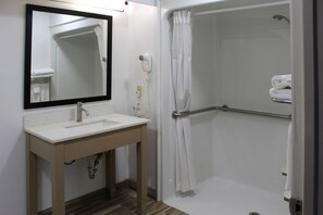 Cortinas blackout, tabla de planchar con plancha y wifi gratis 