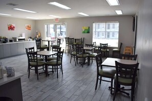 Free daily continental breakfast 